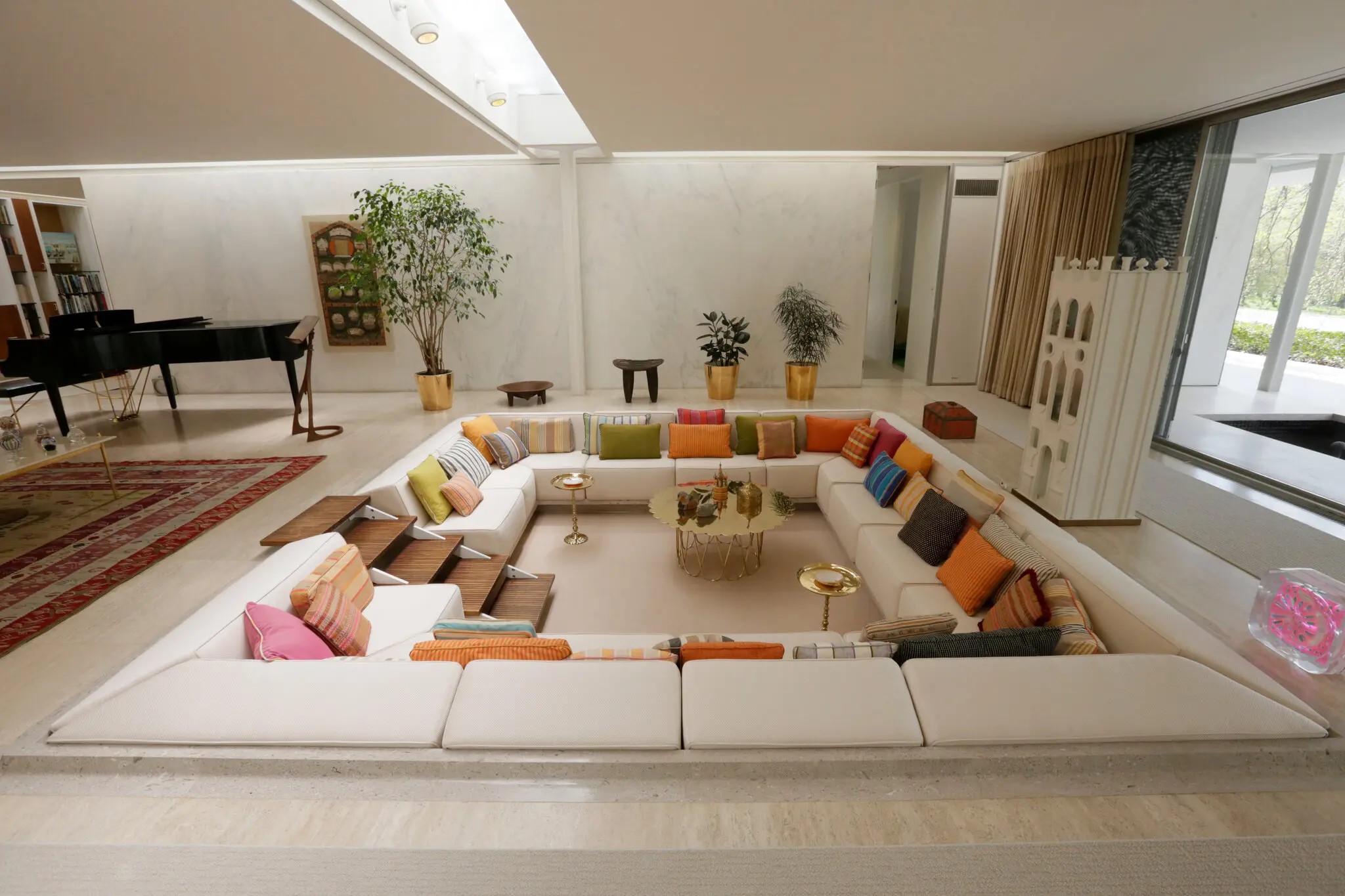 Conversation pit: conheça essa tendência icônica dos anos 60 e 70
