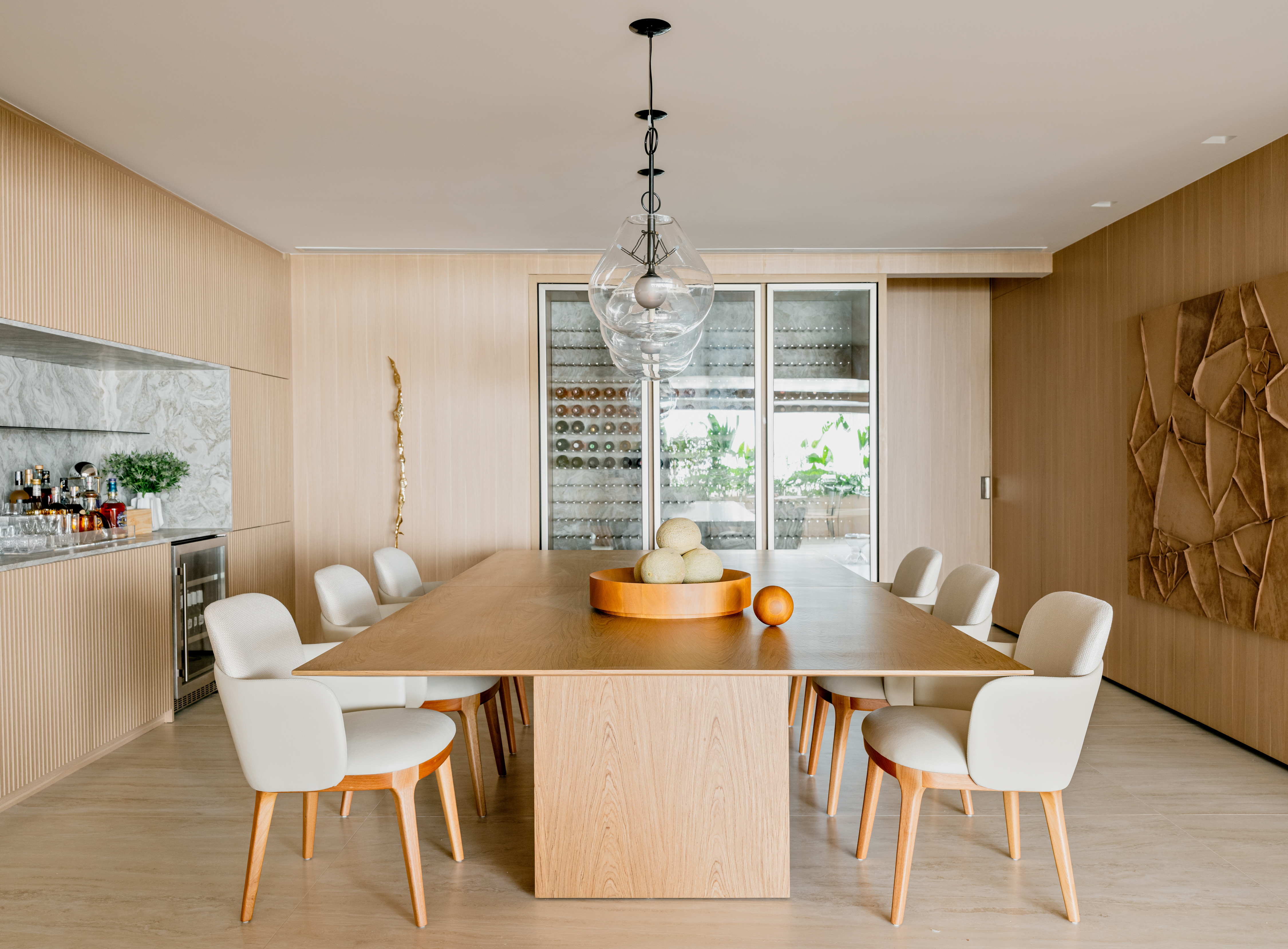 Apartamento antigo é modernizado sem perder o layout original