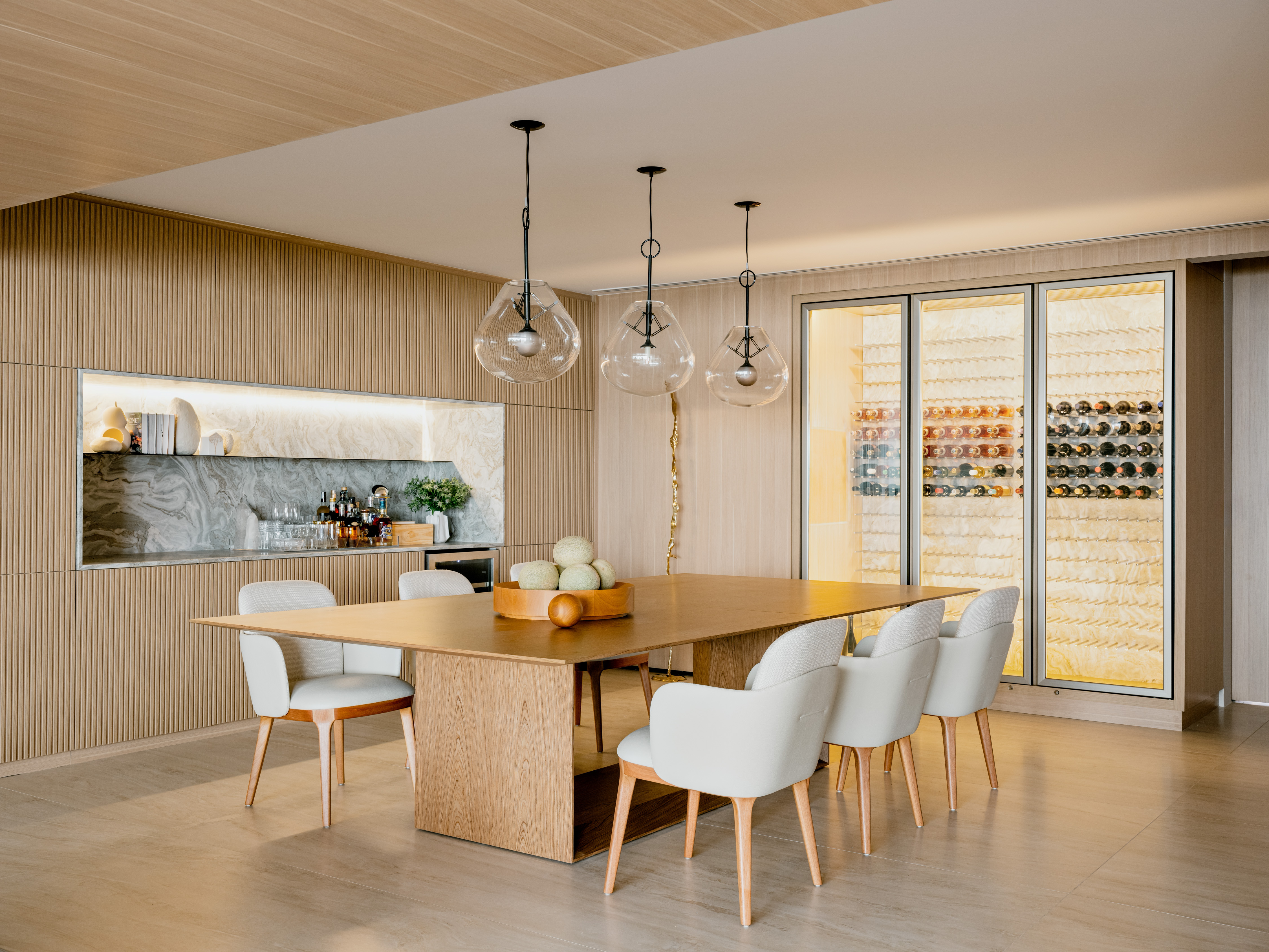 Apartamento antigo é modernizado sem perder o layout original