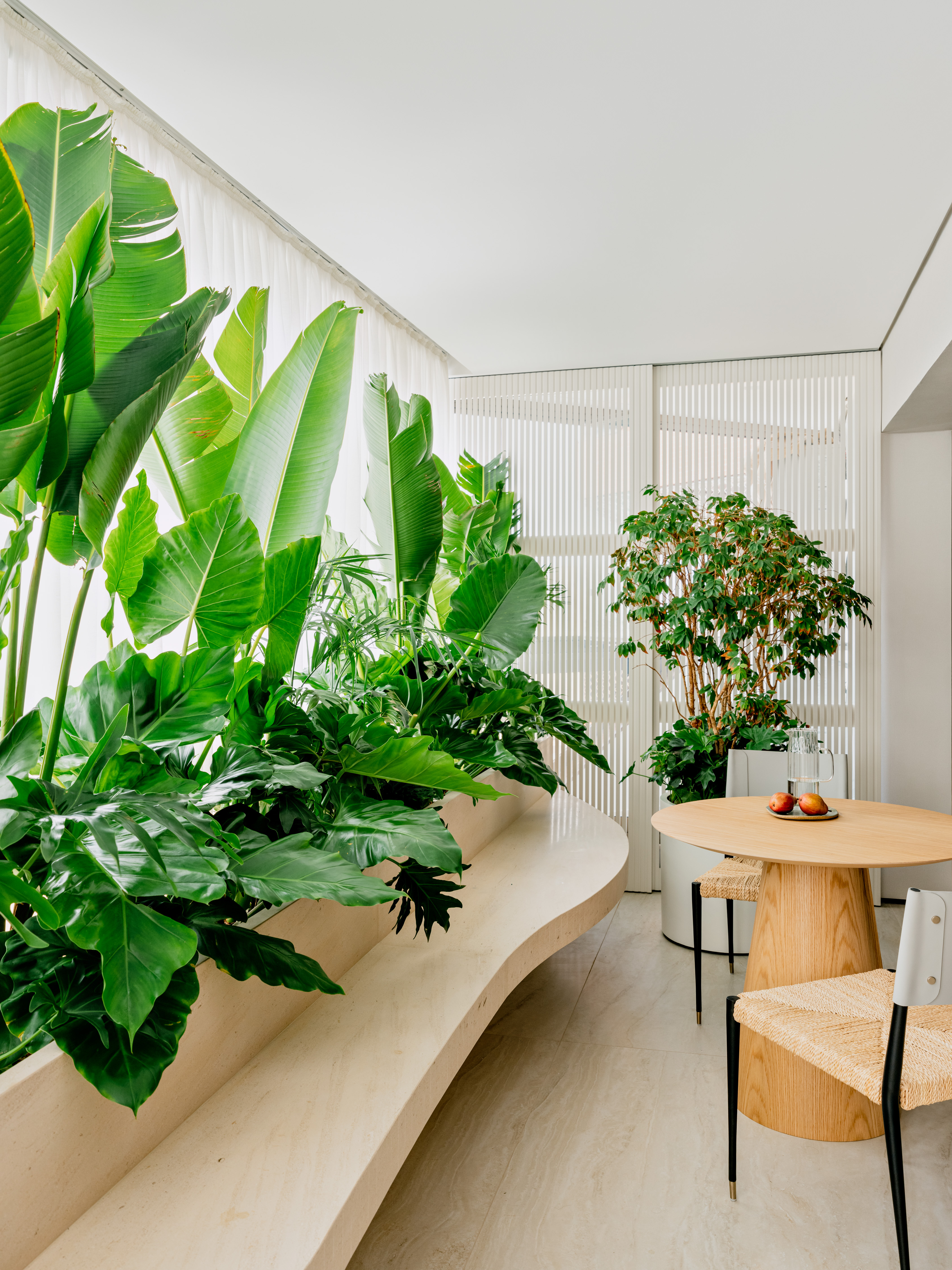 Apartamento antigo é modernizado sem perder o layout original