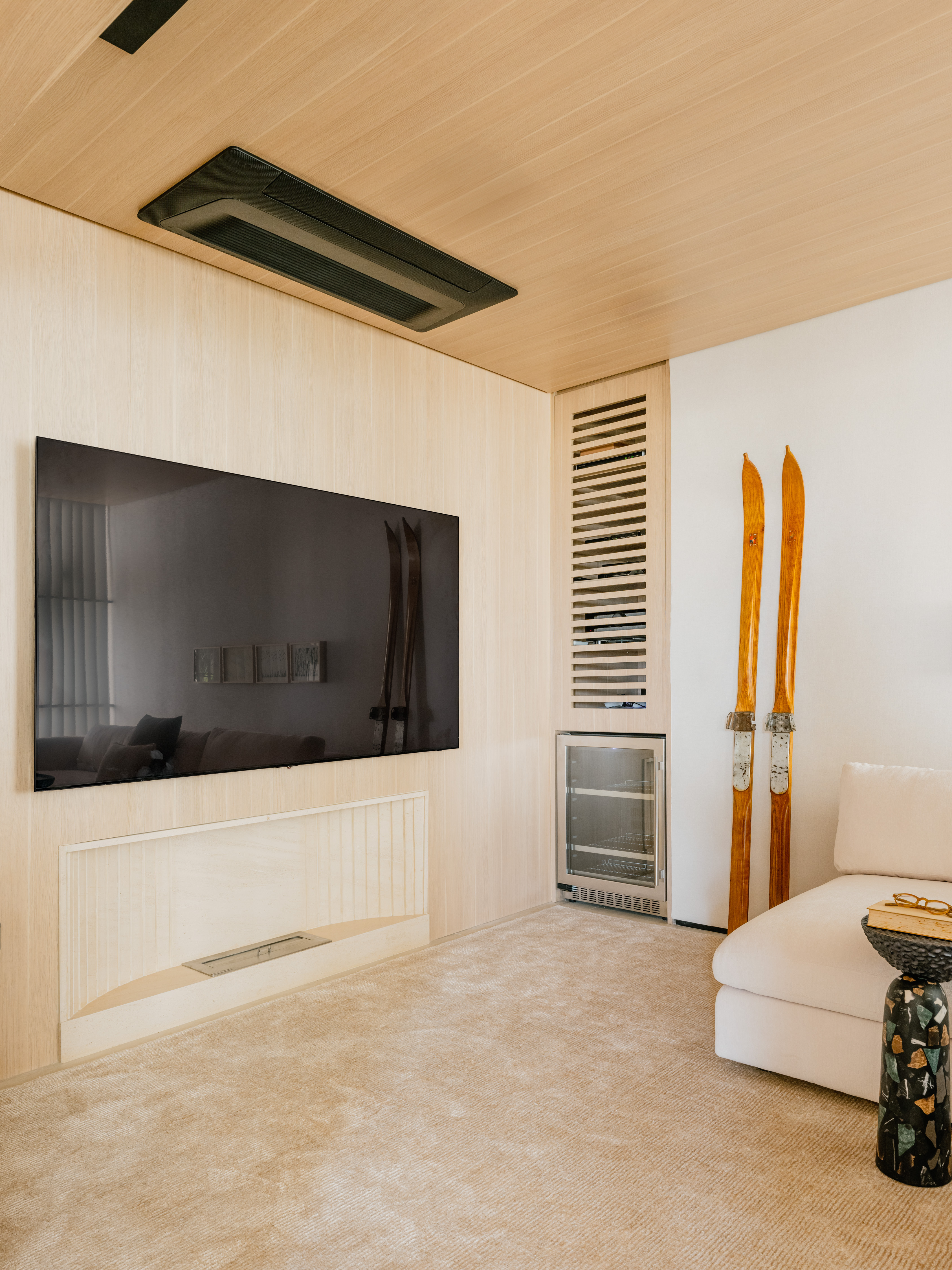 Apartamento antigo é modernizado sem perder o layout original
