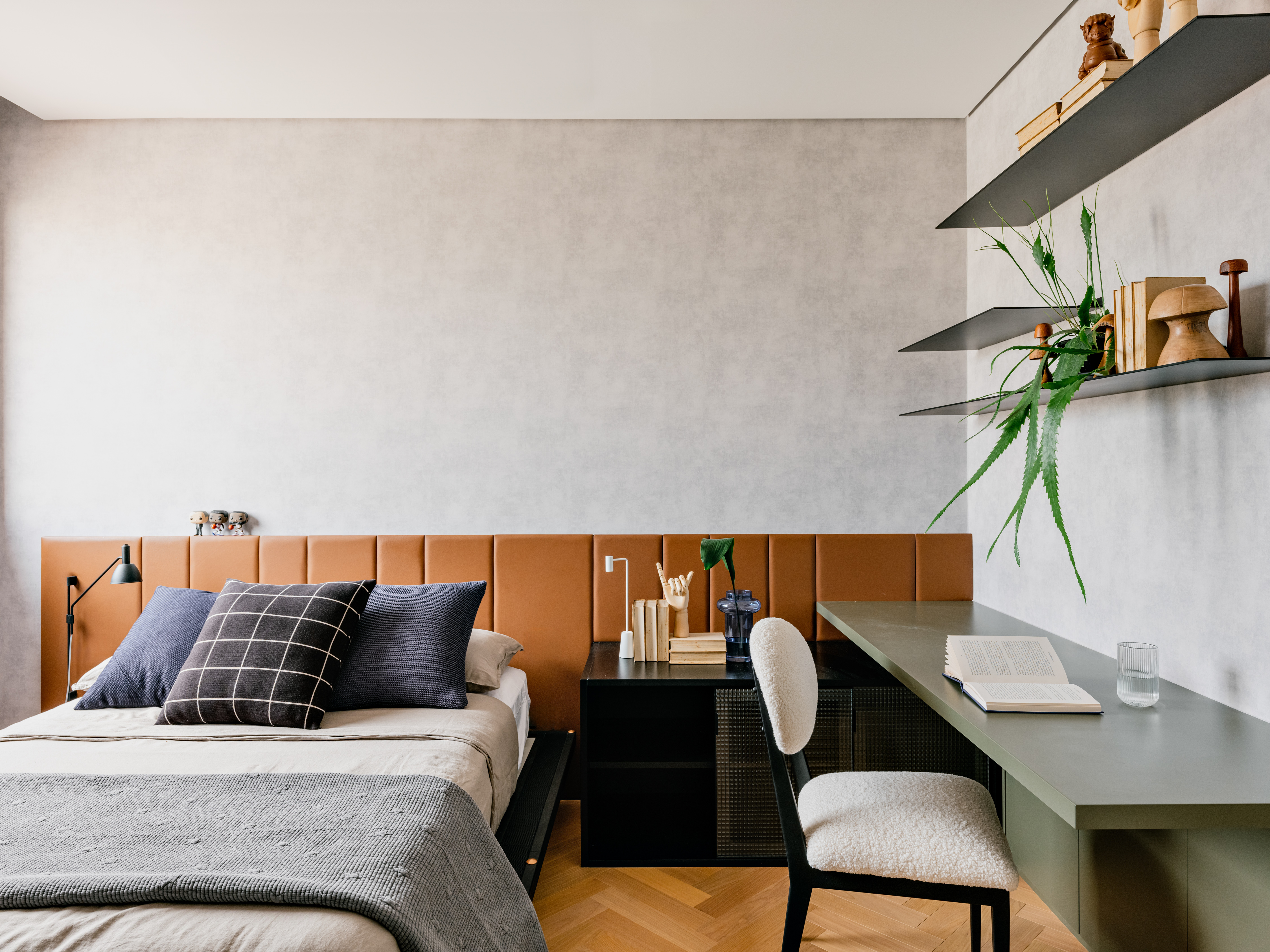 Apartamento antigo é modernizado sem perder o layout original