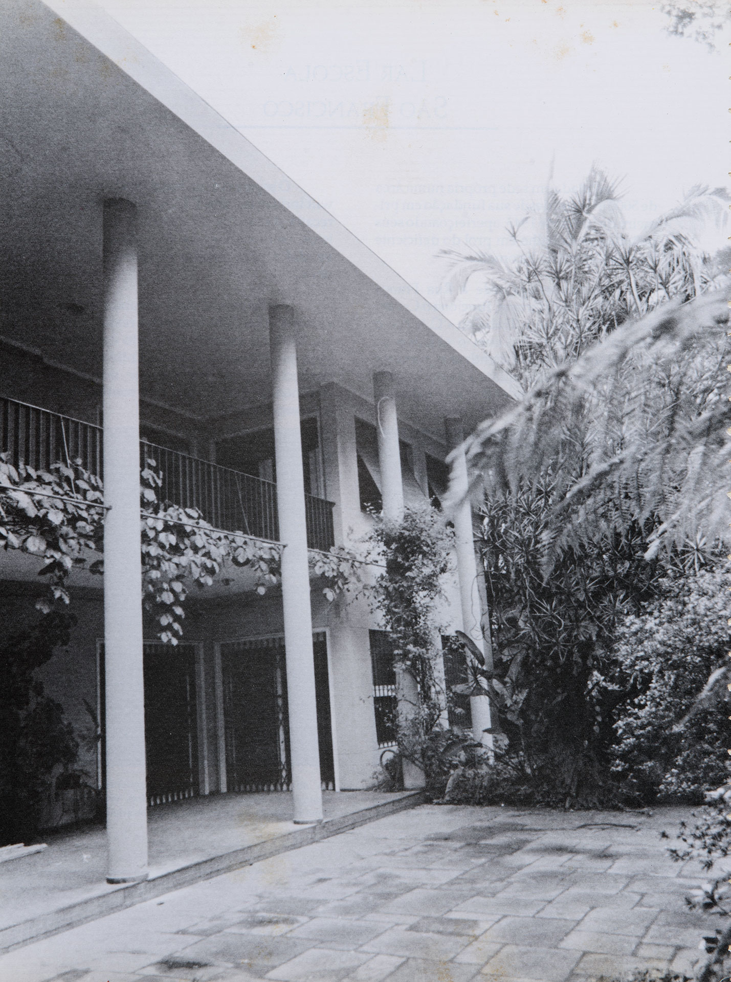 Mansão modernista projetada por Gregori Warchavchik e com jardins de Burle Marx recebeu o evento em 1990.