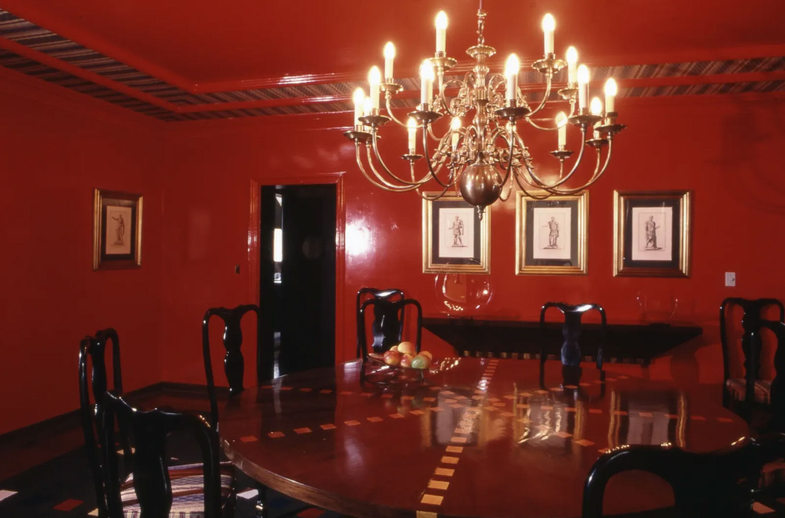 Comedor rojo de José Duarte Aguiar para CASACOR São Paulo.