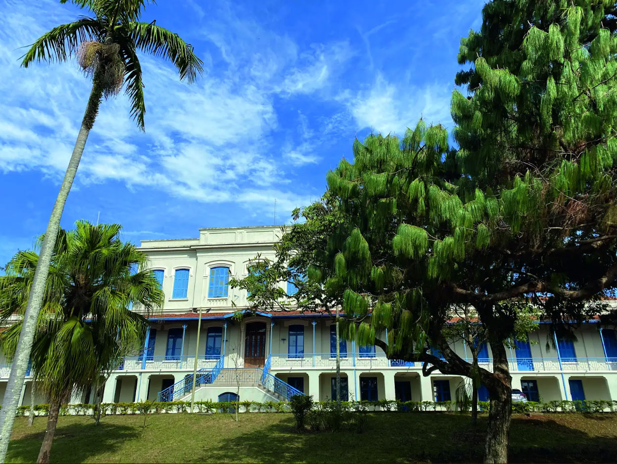 Fachada del Asilo Sampaio Viana, sede de CASACOR São Paulo en 2002.