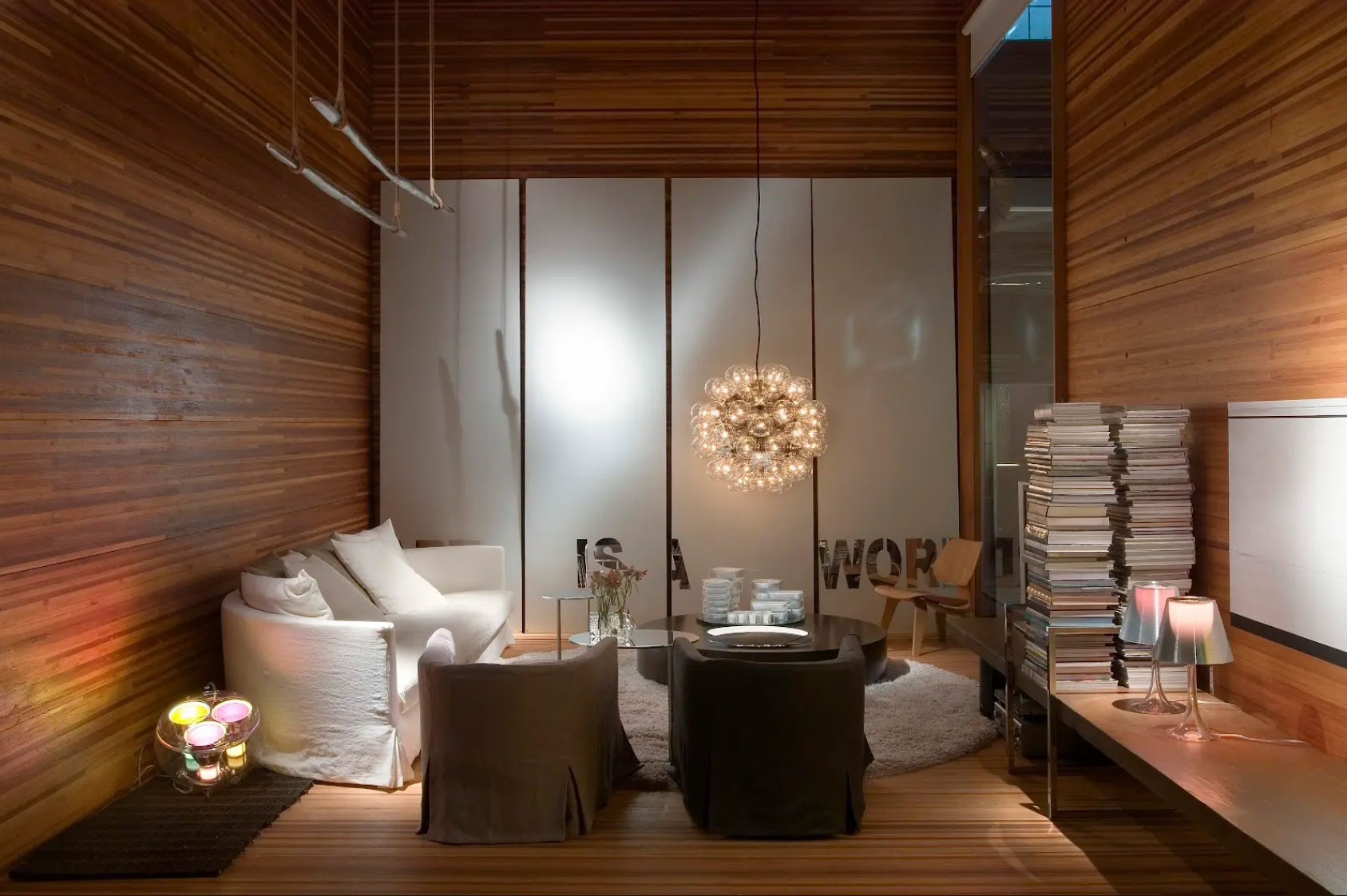 Proyecto del arquitecto Carico para CASACOR Minas Gerais adopta sistema constructivo limpio y desmontable.