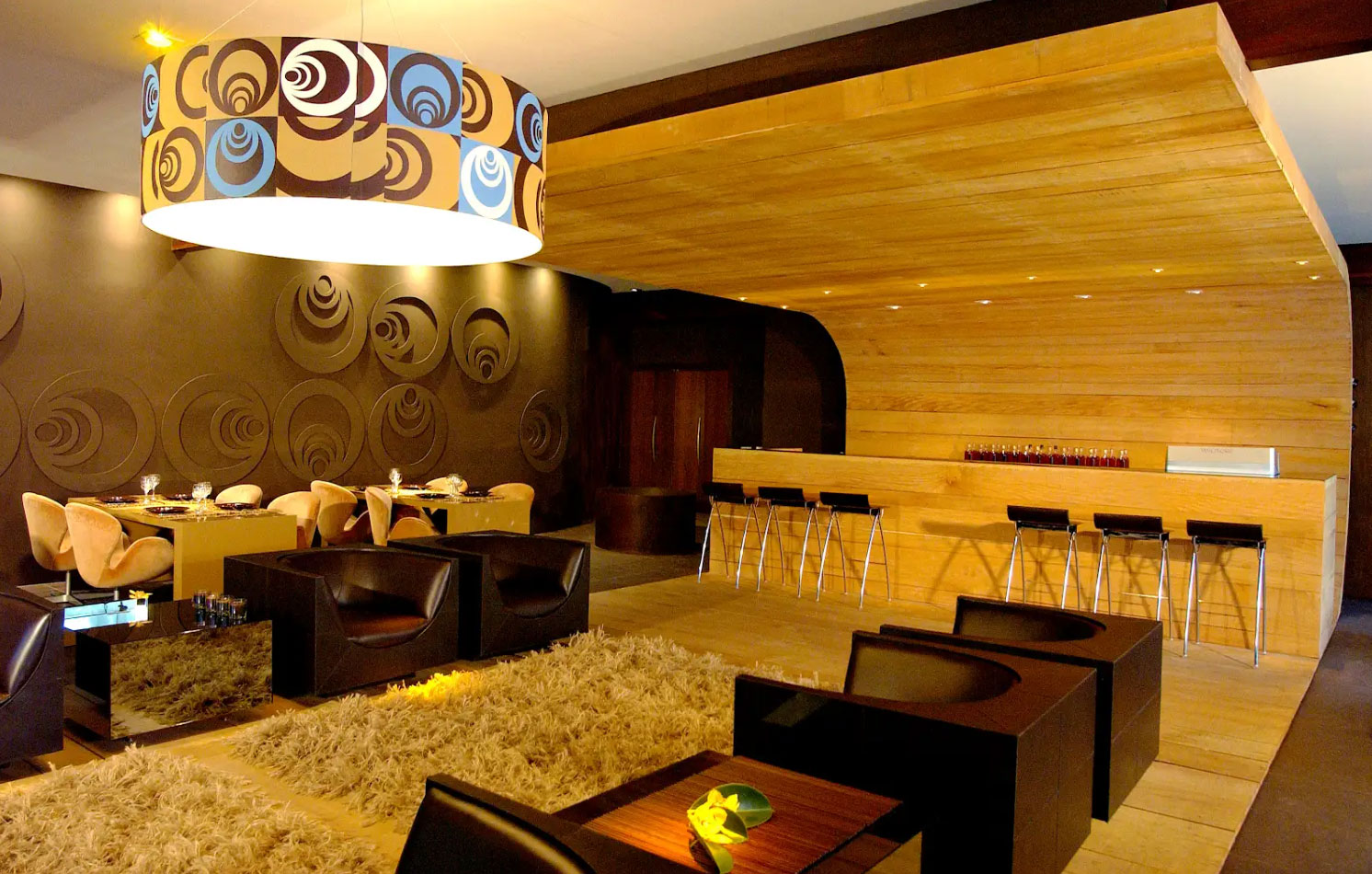 Restaurante de Claudia Vialle Caramori y Katia Castanheira para CASACOR Paraná.