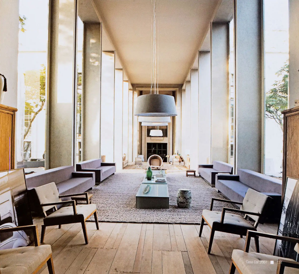 Lounge de entrada de Francisco Cálio en el Jockey Club de São Paulo.